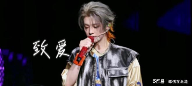 有得就有失！鹿晗关晓彤双双官宣喜讯原来他的暴瘦只是表象